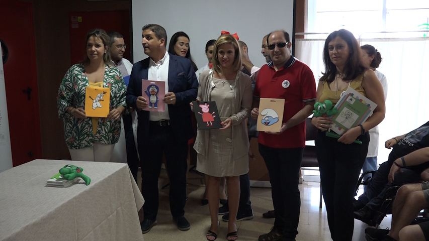 ‘Tréboles’ entrega 200 fundas decorativas para sueros infantiles al Hospital de Úbeda