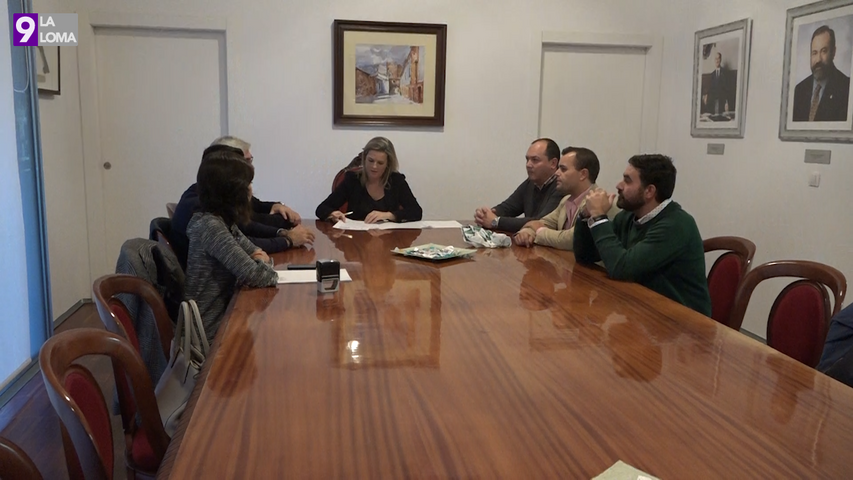 El ayuntamiento de Baeza firma convenios de colaboración con la Agrupación Arciprestal de Cofradías y ABISC