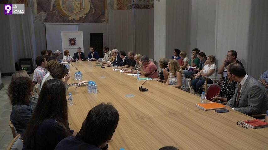 Reunión en Úbeda entre el delegado de educación y la comunidad escolar