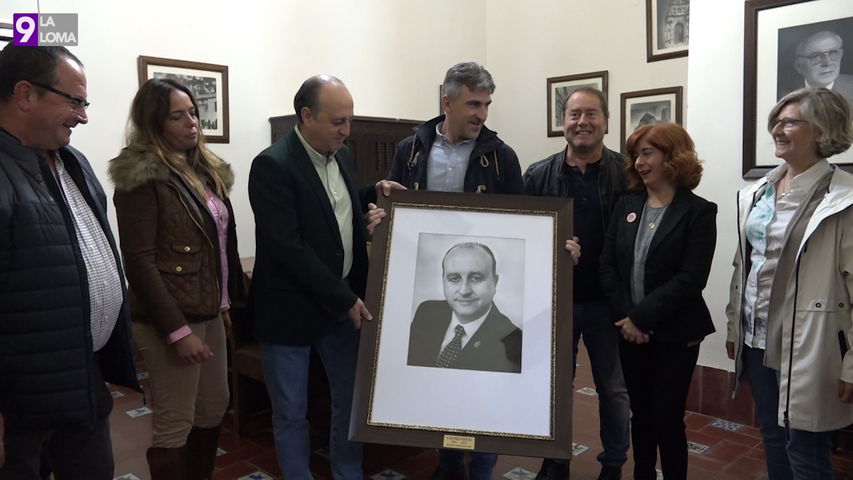La fotografía de José Robles ya se encuentra junto a los demás alcaldes ubetenses de la democracia