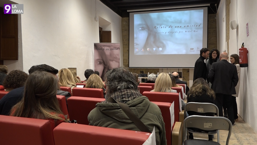 Buena acogida del público baezano al corto «Relato de una amistad» de Mikel Rui