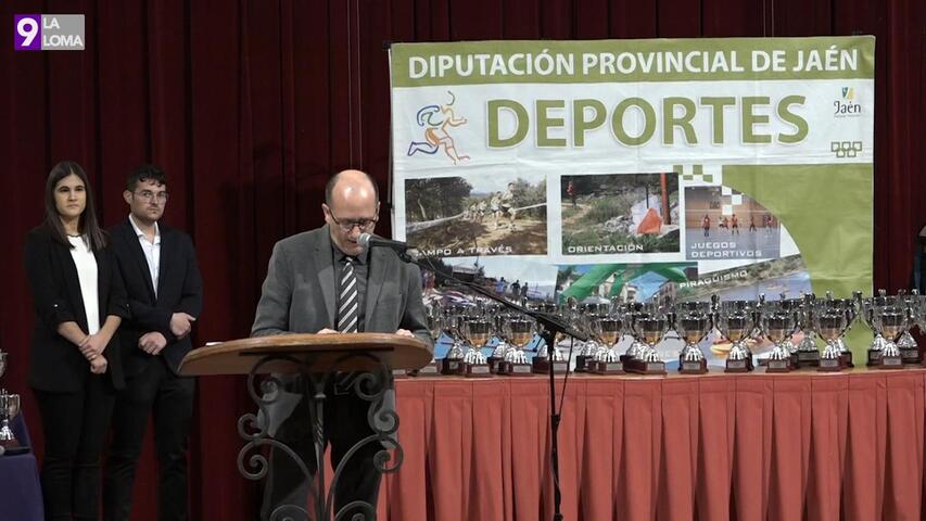 Diputación entrega en Baeza los trofeos del circuito provincial de carreras por montaña, duatlón-cros y triatlón de menores