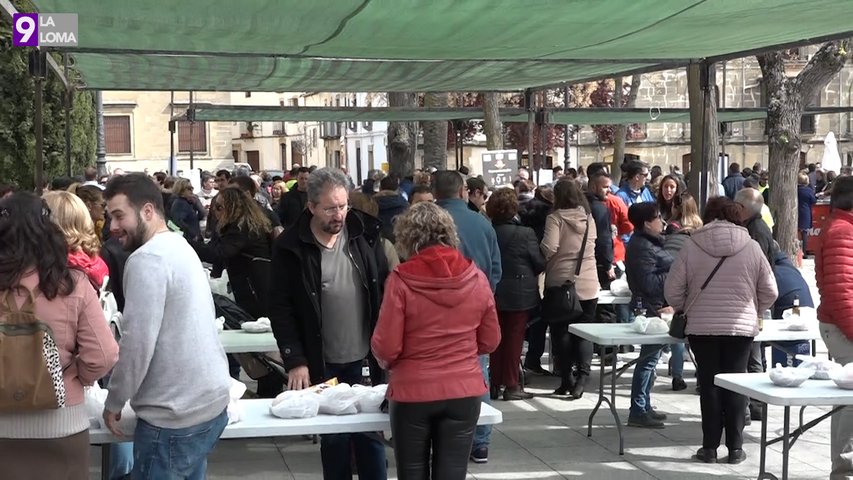 Mil personas disfrutaron en Úbeda de la paella solidaria de las cofradías de»La Soledad» y «La Humildad»