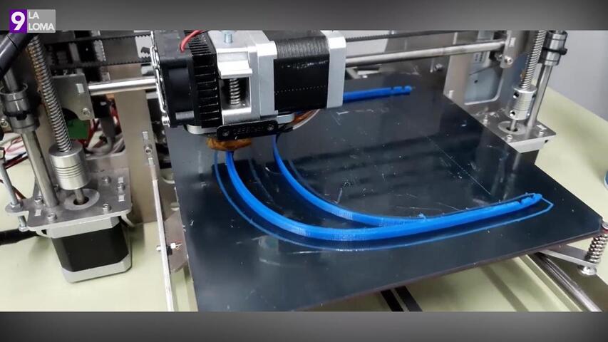 Profesores del IES Gil de Zático elaboran viseras de protección contra el coronavirus con impresoras 3D
