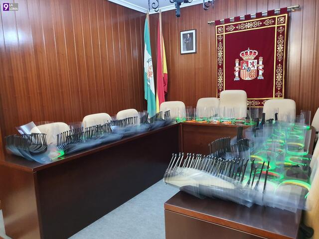 Ibros comenzará a repartir pantallas de protección a establecimientos y empresas en los próximos días