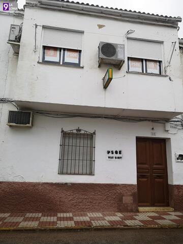El PSOE denuncia pintadas en su sede de Torreblascopedro