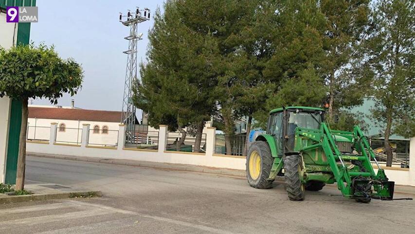El Ayuntamiento de Torreperogil agradece a agricultores y empresas su colaboración con la desinfección de las calles