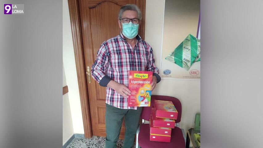 Más donaciones solidarias de viseras y monos en Torreperogil