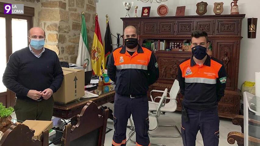 Rus recibe una donación de viseras protectoras del proyecto solidario «Somos Martos»
