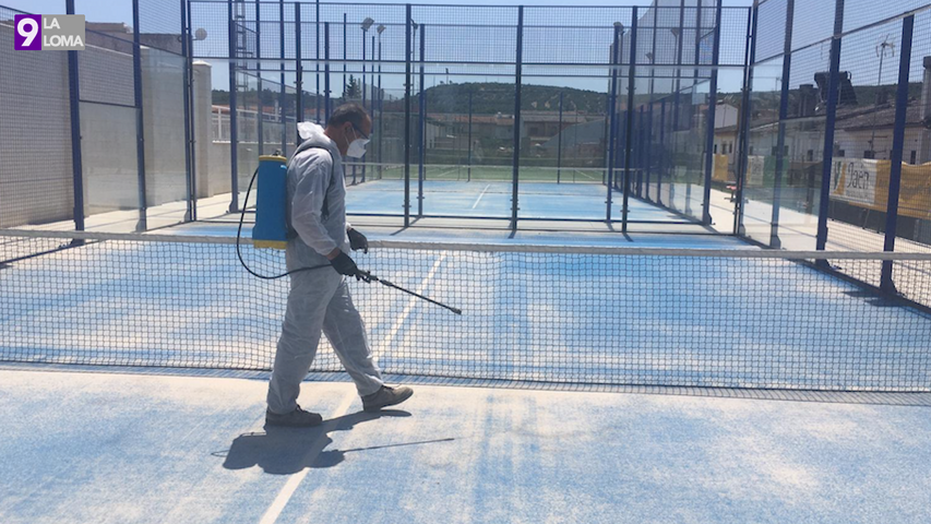 El Ayuntamiento de Ibros reabre al público la pista de tenis y las pistas de padel en horario de tarde