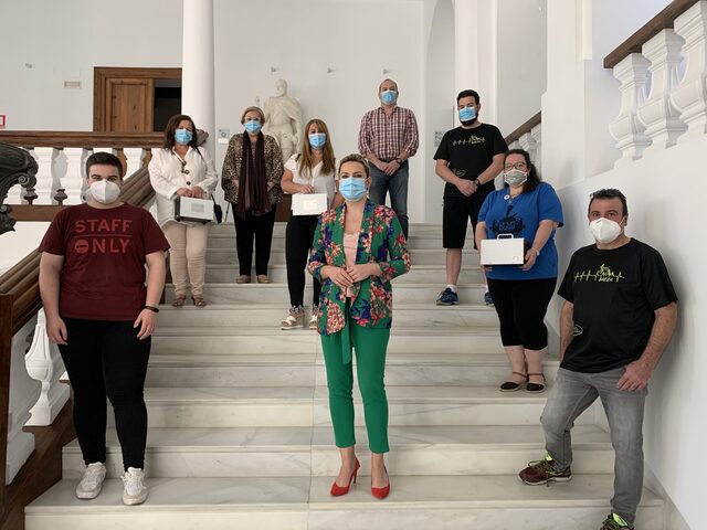 El Club Duatleta Quemasuelas entrega tres máquinas de ozono para Proyecto Ilusión, la Residencia de Mayores y la Casa Hogar 2 baeza ozono foto scaled