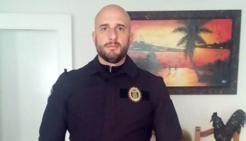 Un agente de la Policía Local de Quesada rescata a un  escalador accidentado en la montaña