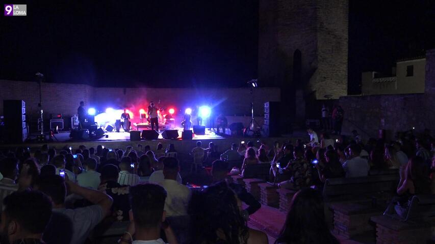 Éxito de público en el primer concierto de Las Noches del Auditorio de Torreperogil con «Canelita»