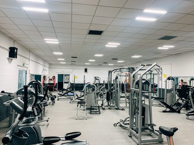El patronato de juventud y deportes de Baeza reabre las instalaciones deportivas municipales
