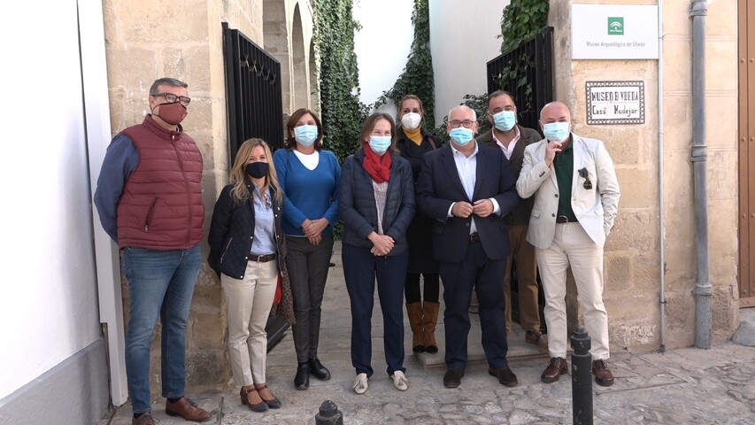 La secretaria general de Museos de la Consejería de Cultura visita el Museo Arqueológico de Úbeda
