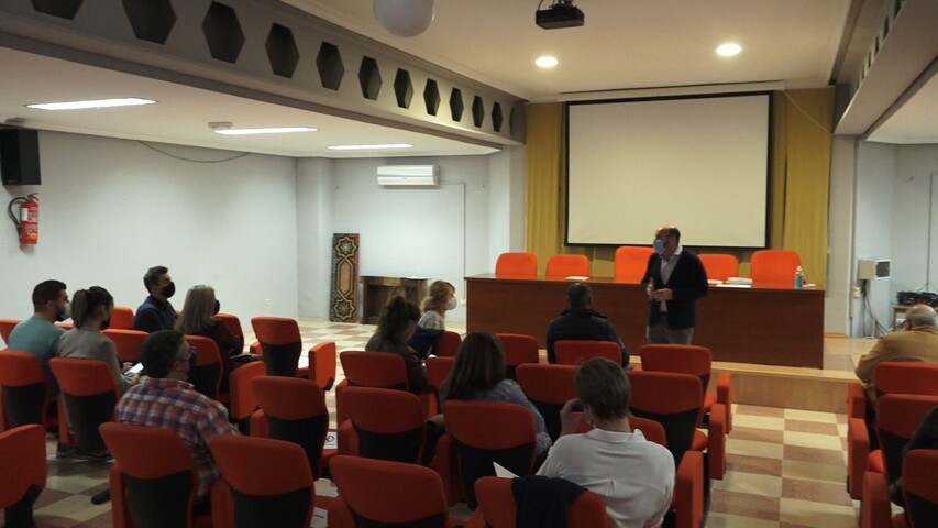Entregadas las primeras resoluciones económicas del Plan Local de ayudas a industrias y comercio de Rus