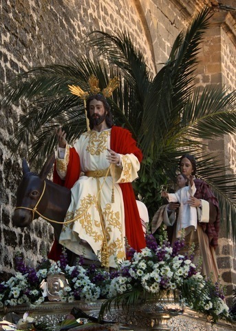 El Obispo de Jaén suspende los desfiles procesionales