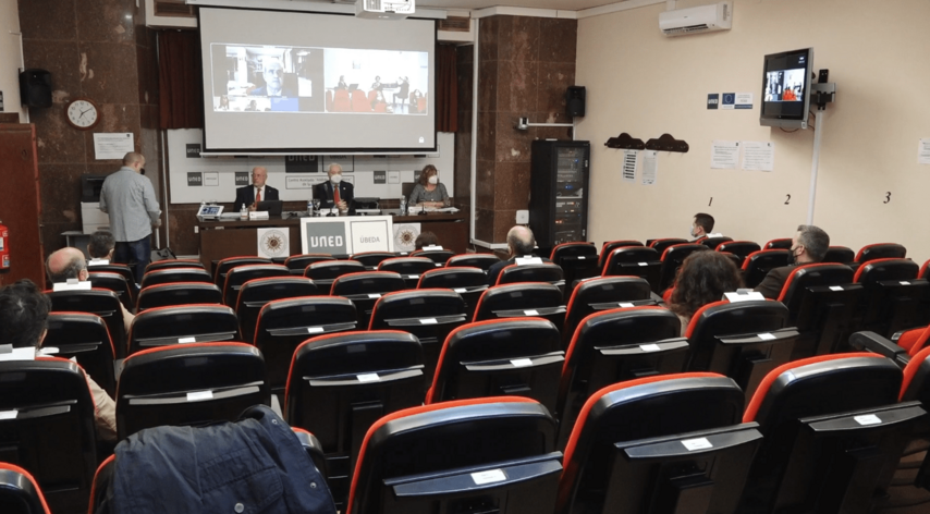 Jaén Acoge y la UNED firman un acuerdo para facilitar a la ong la utilización  de las aulas del centro Andrés de Vandelvira