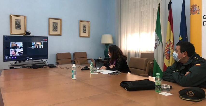 La subdelegada informa de que se ha fijado el 1 de marzo como fecha para el comienzo del periodo de rebusca de aceituna