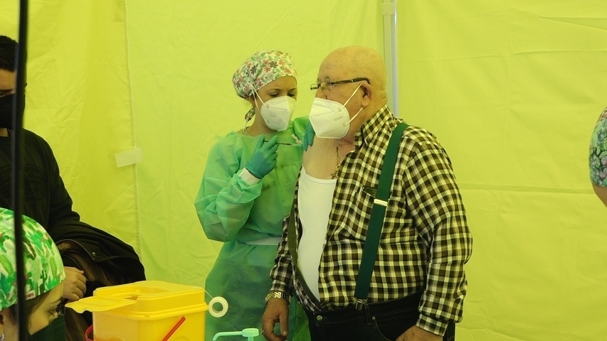 El Plan de Vacunación 500.000 por semana habilitará en Jaén 35 puntos fijos, 13 móviles y 54 en centros de salud y  hospitales
