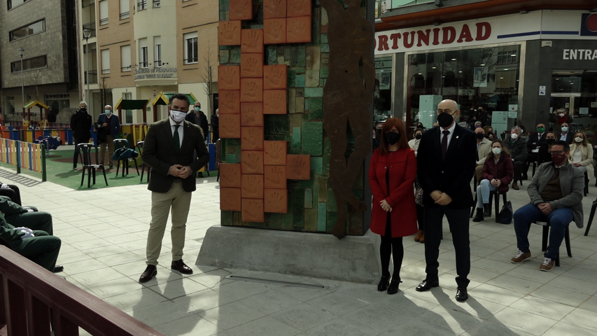 Úbeda homenajea a las víctimas del Covid-19 con un monumento de los artesanos de la ciudad