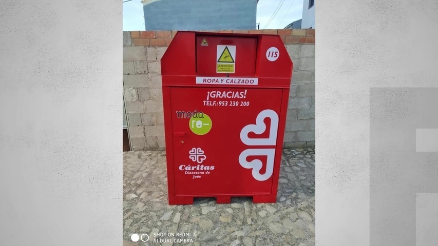 Cáritas instala en Sabiote un contenedor de recogida de ropa