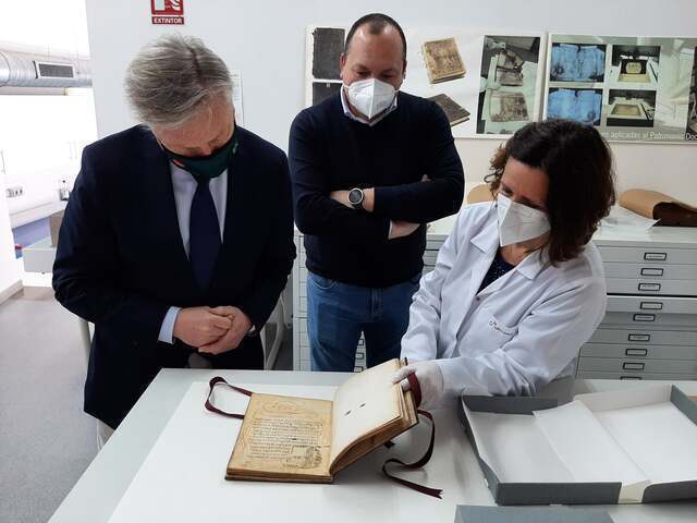 Restauradas dos obras pertenecientes al Archivo Municipal de Baeza