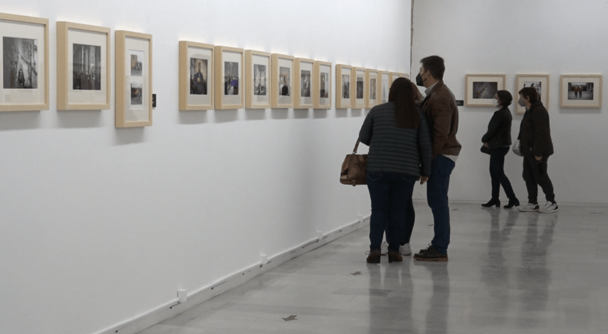La sala de exposiciones ‘Gaspar Becerra’ acoge hasta el 11 de abril la VII Exposición Fotografía “Cristóbal Cruz” Semana Santa en Baeza