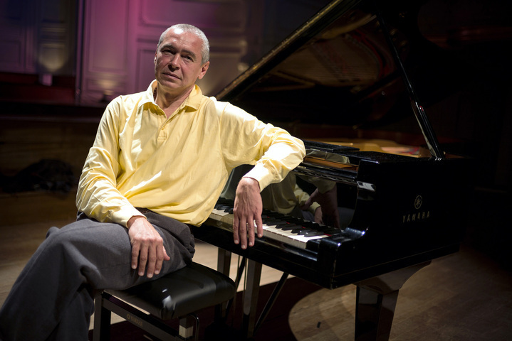 El músico serbio Ivo Pogorelich ofrece mañana el concierto inaugural del 62º Premio “Jaén” de Piano de la Diputación