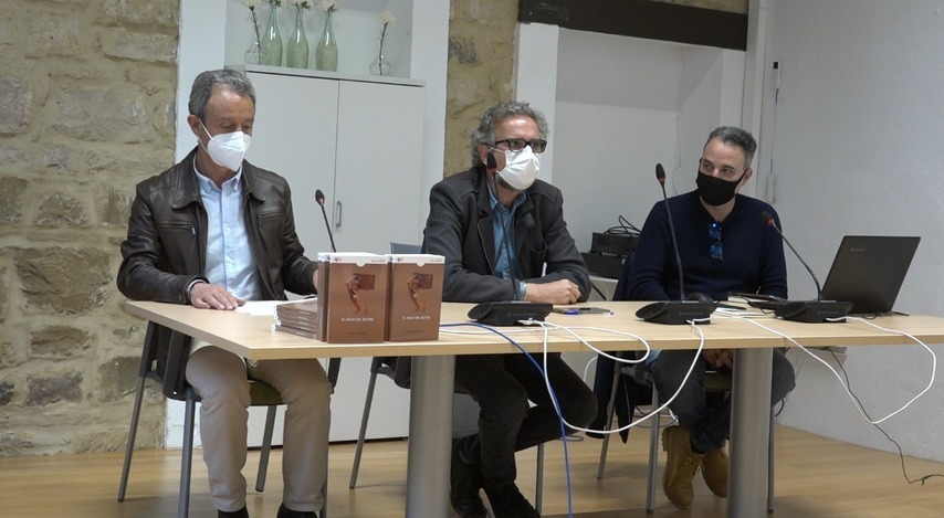 Presentado el libro «El agua del buitre» de Andrés Ortiz Tafur en el marco de la celebración del Día del libro en Baeza