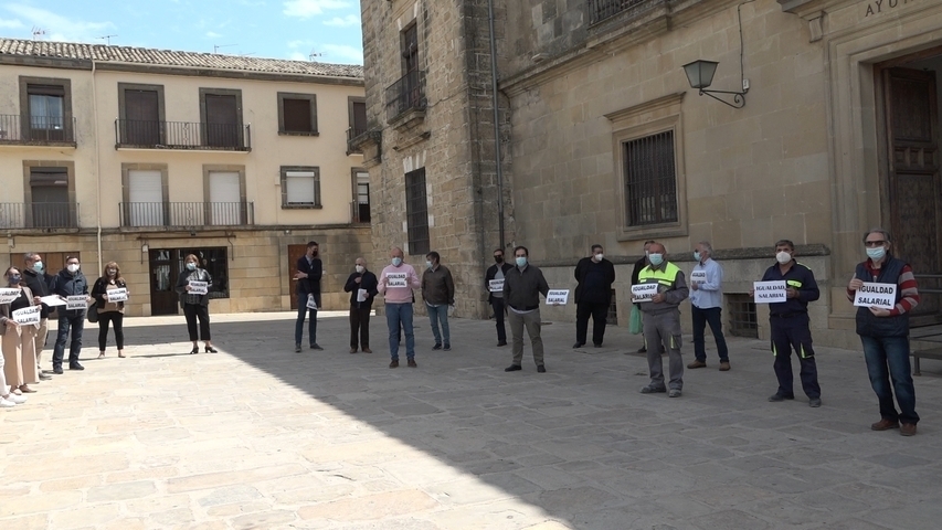 Los funcionarios reivindican la igualdad salarial con los laborales en el Ayuntamiento de Úbeda
