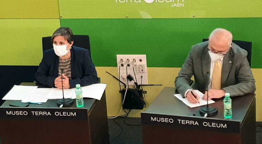 Soledad Aranda destaca la aportación del simposium de Expoliva a la innovación del sector del olivar