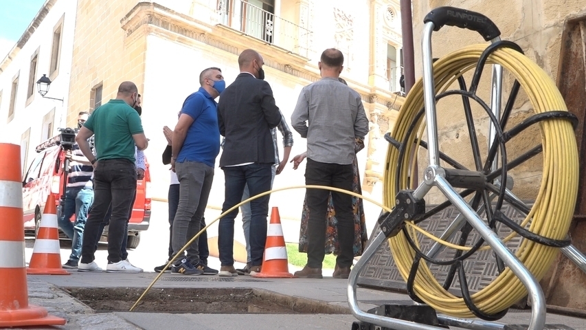 Baeza continúa el despliegue de fibra óptica en su casco antiguo