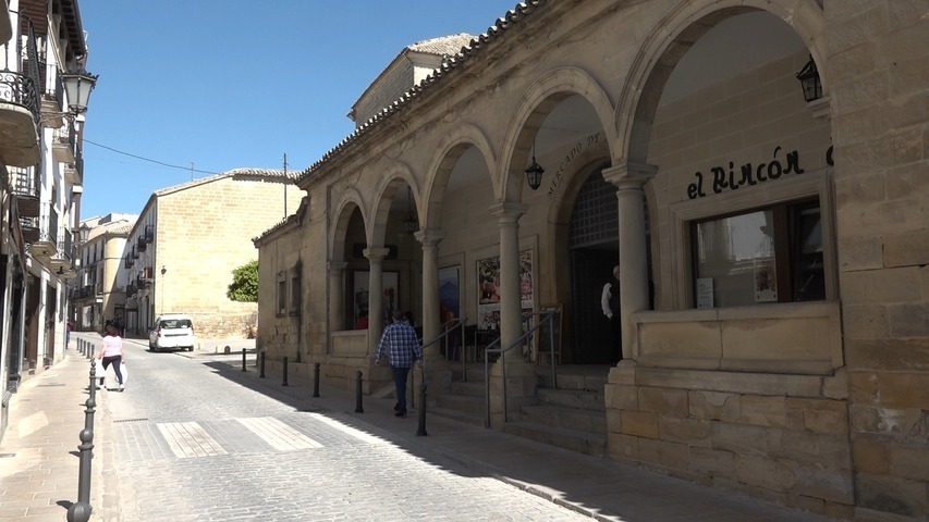 El mercado de abastos de Baeza saca nuevos espacios a licitación 4 mercado abastos 2.12.1