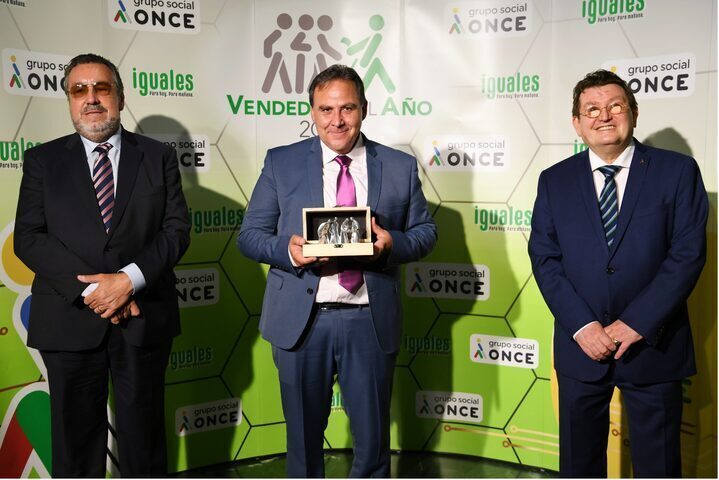 Julián Quesada elegido mejor vendedor de la ONCE en las provincias de Almería, Granada  y Jaén en 2020