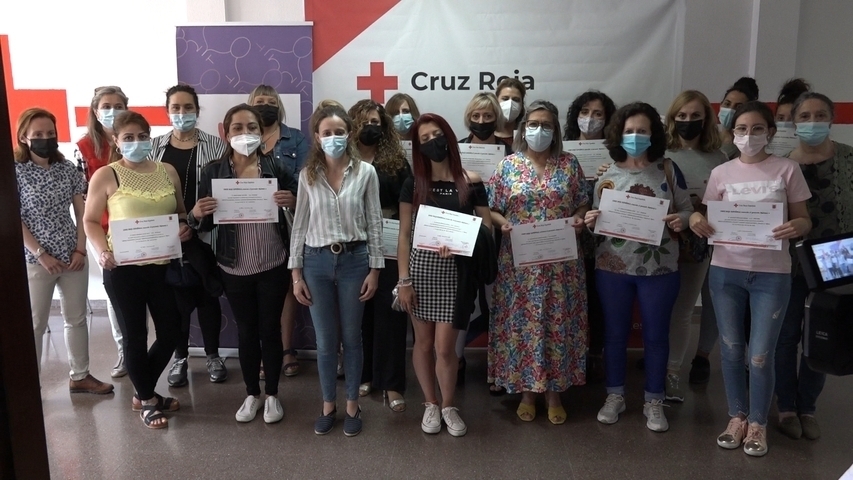 Finalizan los cursos de formación a mujeres impartidos por Cruz Roja