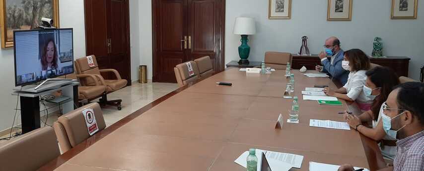 La subdelegada resalta que el PFEA generará casi 24.000 empleos en la provincia
