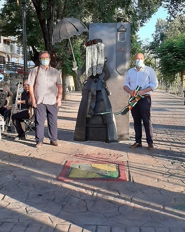 Rus inaugura el primer monumento a «Las Mascarillas»