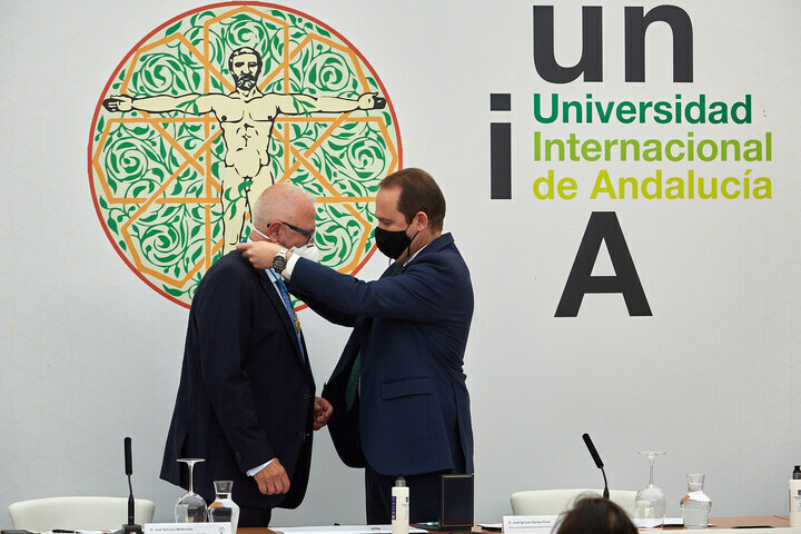 José Sánchez Maldonado recibe la Medalla de Oro ‘Antonio Machado’ de la UNIA