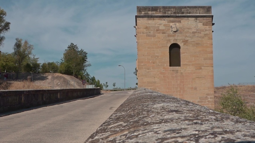 El PSOE de Baeza nos lleva en sus «encuentros con la historia» hasta el Puente del Obispo