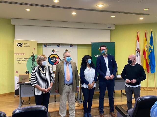 Diputación celebra el Día del Turismo promocionando la provincia de Jaén, su AOVE y su gastronomía en Gijón