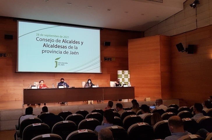 El Consejo de Alcaldes y Alcaldesas aprueba un plan de Diputación de 8,1 millones que se distribuirá entre los 97 municipios