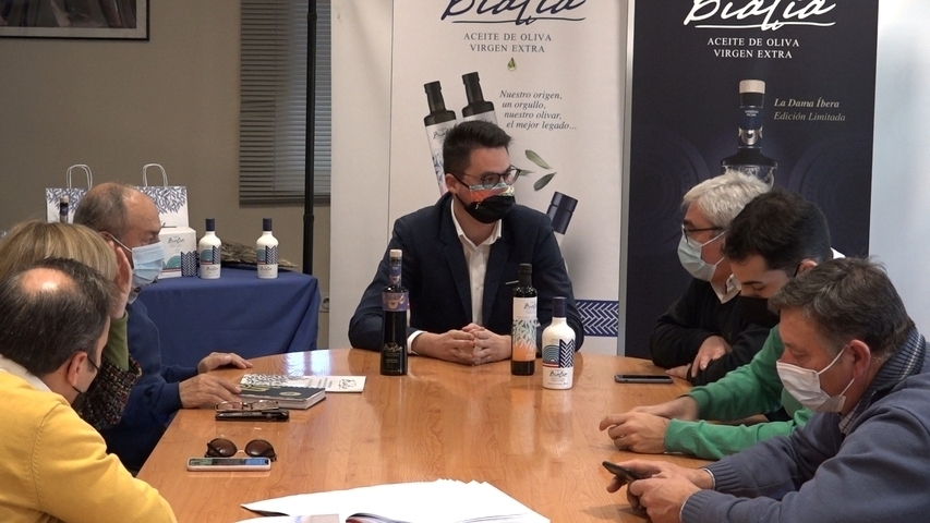 Francisco J. Lozano asesora a Oleícola Baeza en materia de subvenciones de Diputación para oleoturismo 8 fran en cooperativa 1.63.1
