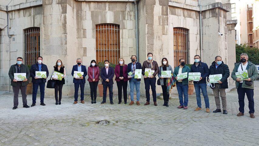 20220114 Entrega ayudas personal tecnico juventud 1 scaled