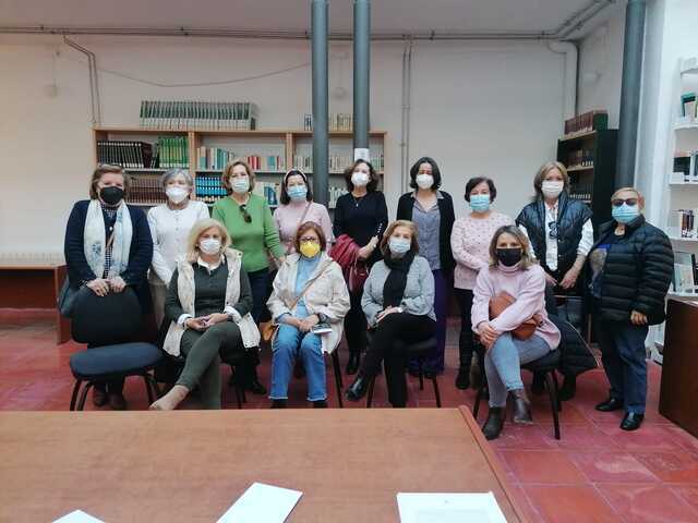 El Centro de Educación Permanente La Loma visita el Archivo Histórico y la Biblioteca Municipal de Baeza 2 23 El Centro de Educacion Permanente La Loma visita el Archivo Historico y la Biblioteca Publica de Baeza 1