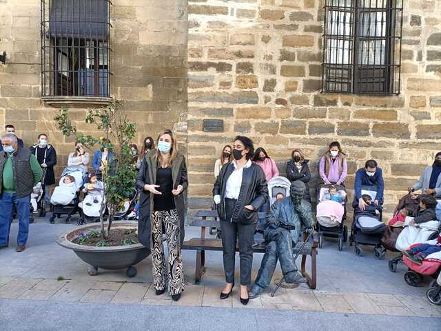 Cerca de 90 escolares de la Escuela Infantil “Leocadio Marín” de Baeza conocen la vida y obra del poeta Antonio Machado.