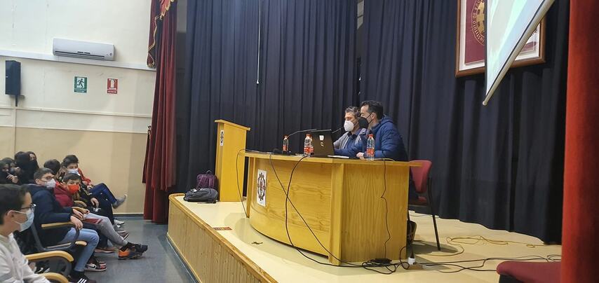 Charla en el IES Los Cerros de Úbeda previa a la celebración de la Clásica Jaén Paraiso Interior del próximo 14 de febrero