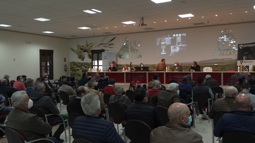 AREDA y APROJAÉN informan en Baeza sobre la situación de sequía, riegos y desembalses