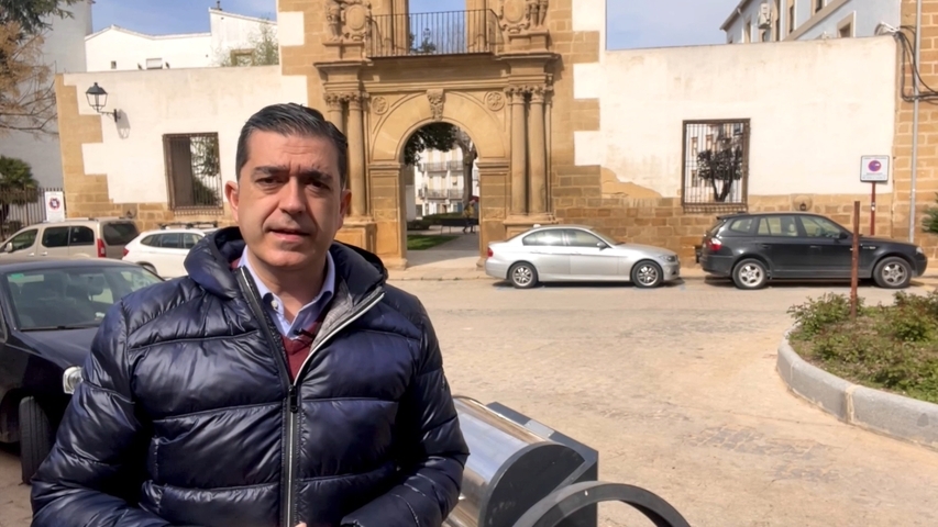 Pedro J. Cabrera denuncia el abandono de los contenedores soterrados de la ciudad de Baeza