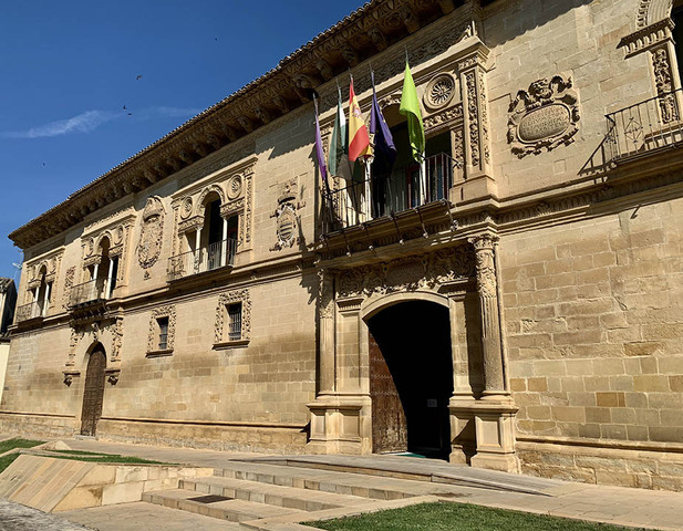 Baeza propone a los representantes sindicales la estabilización de empleo temporal de larga duración